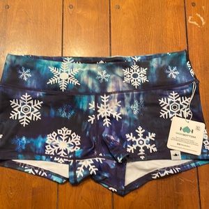Wodbottom snowflake shorties size XL.